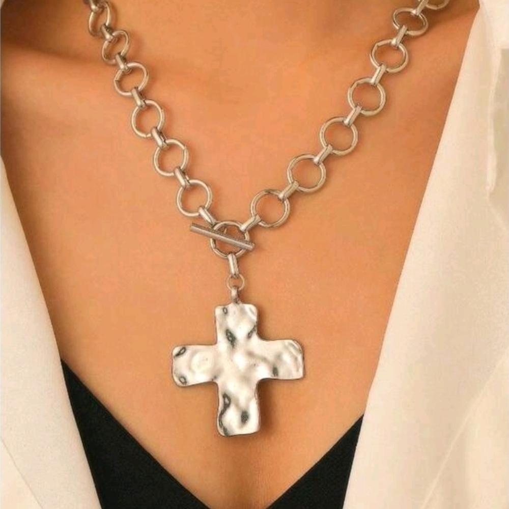 Gold Or Silver  Cross Pendant Necklace - Picture 7 of 11